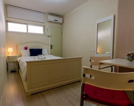 Zimmer Ba'Ir Kefar Sava Exterior foto