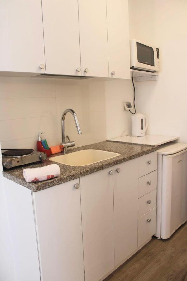 Zimmer Ba'Ir Kefar Sava Exterior foto